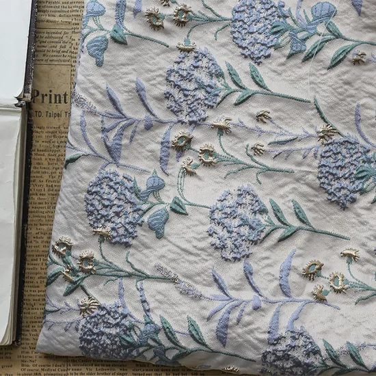 220 g/m² gestrickter Stretch-Jacquard-Stoff mit Ösen und Löchern für Damenbekleidung